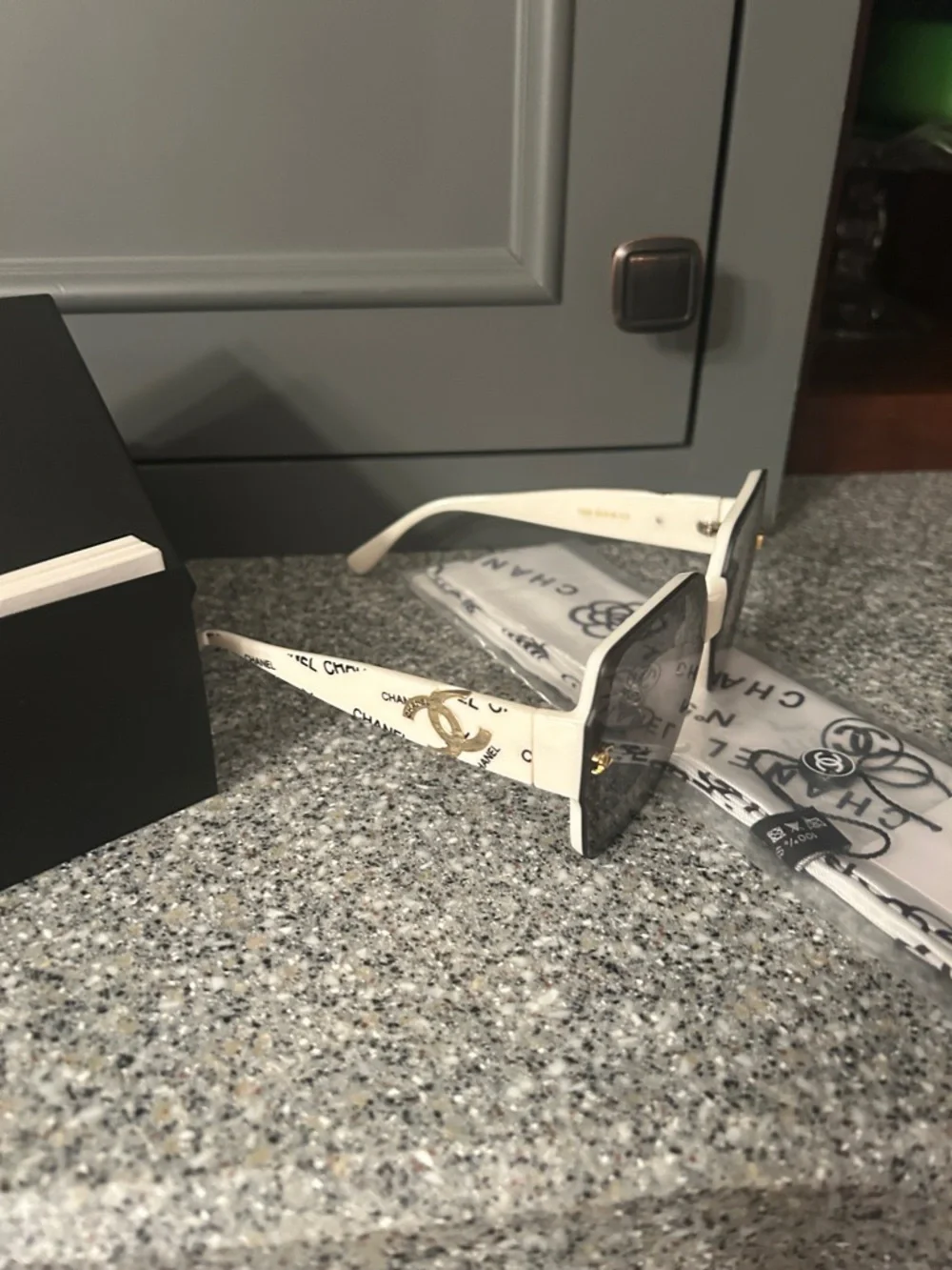 CHANEL White and Black Oversized Square Sunglasses and matching CHANEL Bandana - Picture 3 of 7